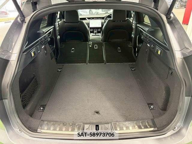 Jaguar F-PACE 2021-11 6815375-17
