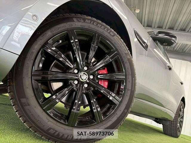 Jaguar F-PACE 2021-11 6815375-18