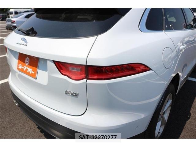 Jaguar F-PACE 2016-06 6906802-11
