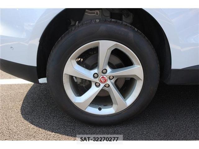 Jaguar F-PACE 2016-06 6906802-12