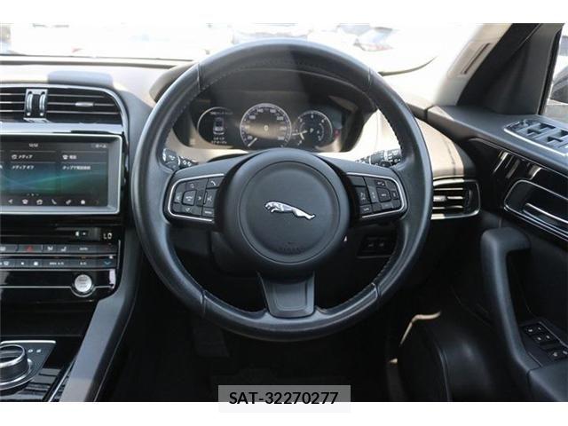 Jaguar F-PACE 2016-06 6906802-15