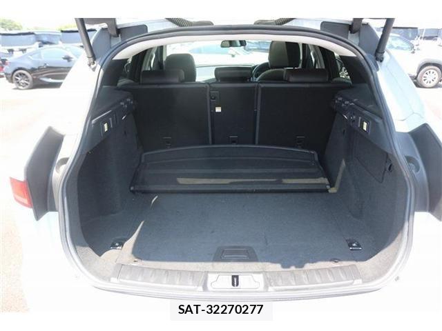 Jaguar F-PACE 2016-06 6906802-17
