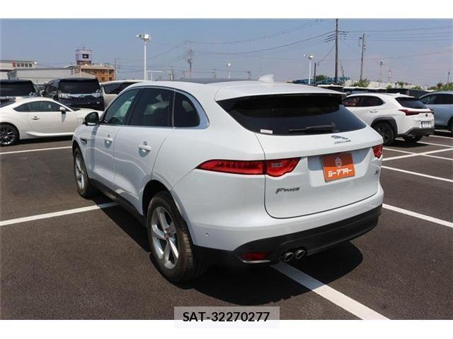 Jaguar F-PACE 2016-06 6906802-21