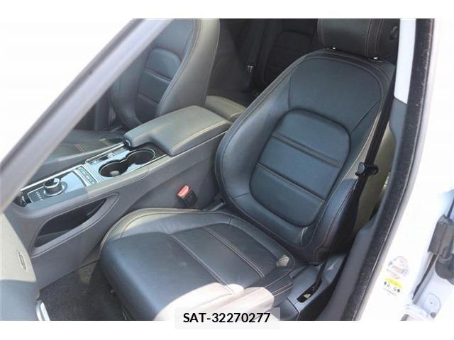 Jaguar F-PACE 2016-06 6906802-25