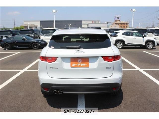 Jaguar F-PACE 2016-06 6906802-8