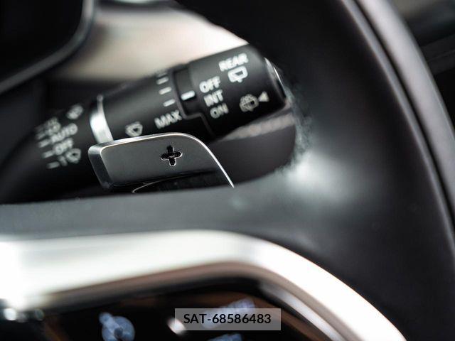 Jaguar F-PACE 2025-03 7020647-12