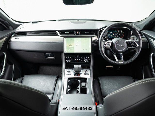 Jaguar F-PACE 2025-03 7020647-1