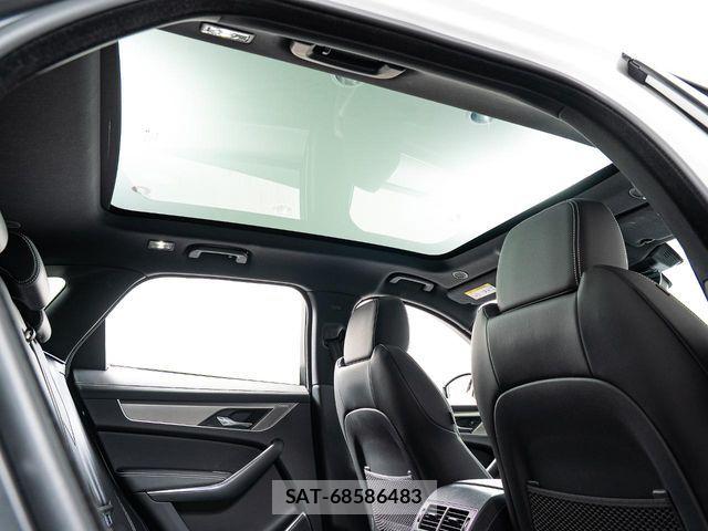 Jaguar F-PACE 2025-03 7020647-4