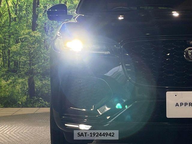 Jaguar F-PACE 2022-11 7220004-10