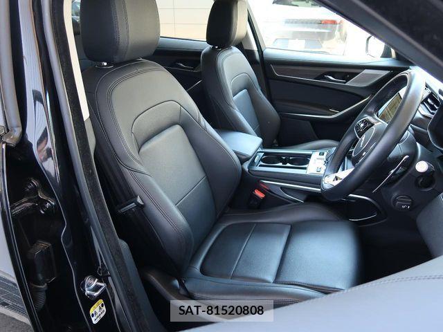 Jaguar F-PACE 2022-02 7220000-11