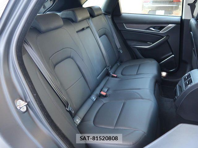 Jaguar F-PACE 2022-02 7220000-12