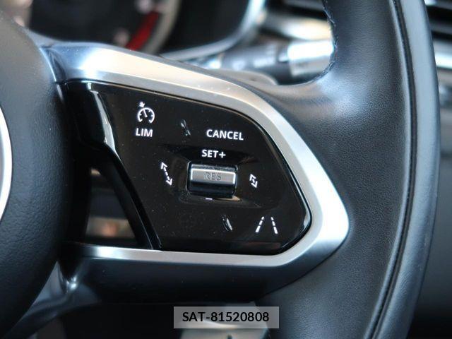 Jaguar F-PACE 2022-02 7220000-3