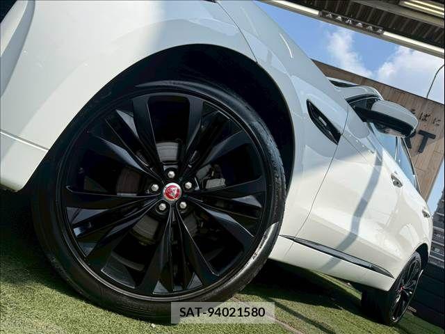 Jaguar F-PACE 2019-03 7261845-18
