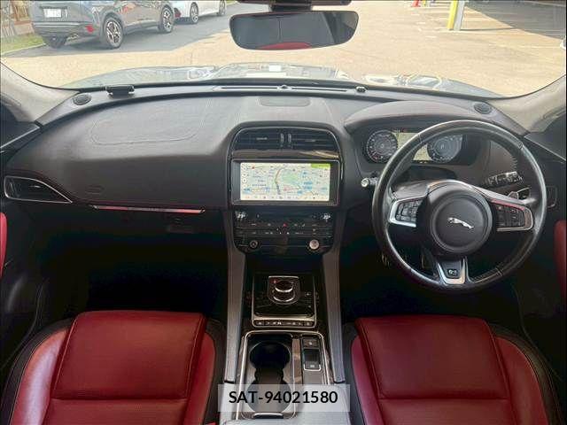 Jaguar F-PACE 2019-03 7261845-3