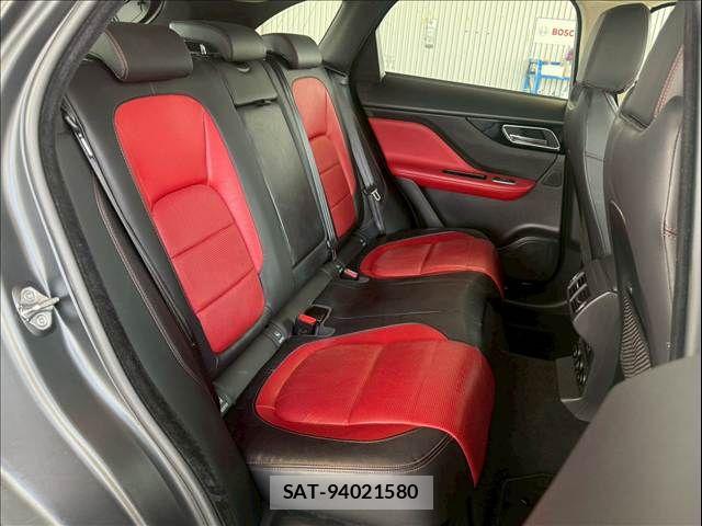 Jaguar F-PACE 2019-03 7261845-7