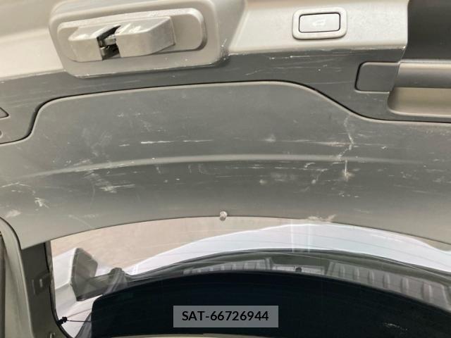 Jaguar F-PACE 2017-06 7358184-9