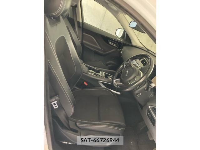 Jaguar F-PACE 2017-06 7358184-11