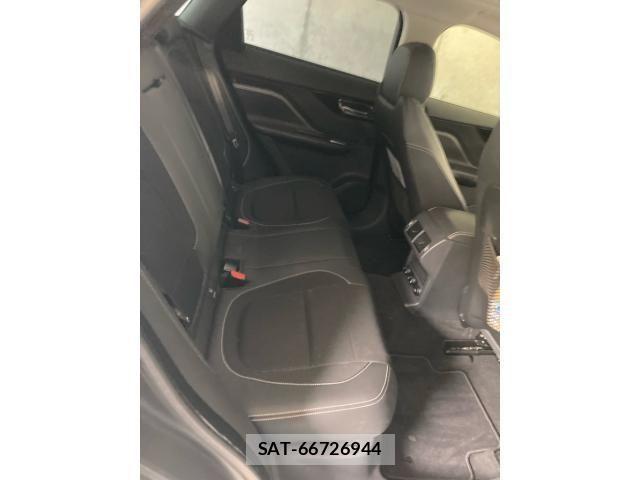 Jaguar F-PACE 2017-06 7358184-12