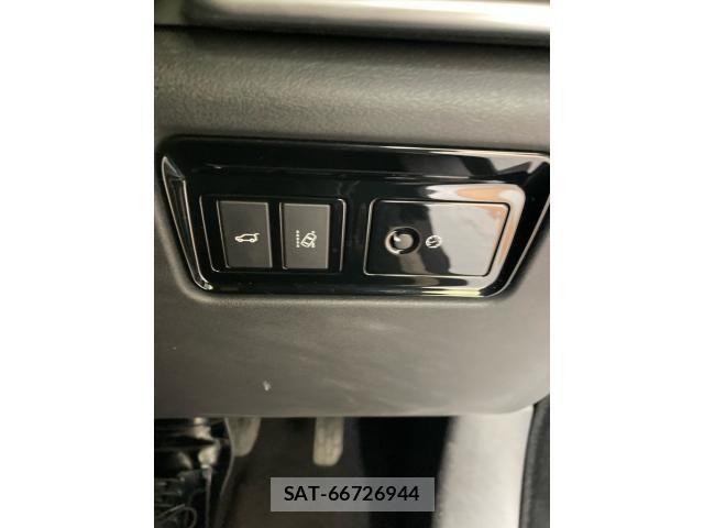 Jaguar F-PACE 2017-06 7358184-14