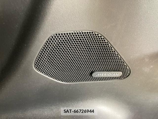 Jaguar F-PACE 2017-06 7358184-15