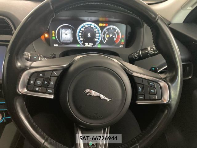 Jaguar F-PACE 2017-06 7358184-16