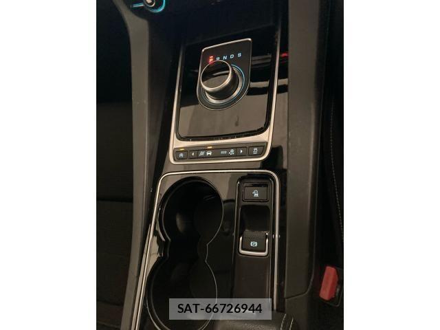 Jaguar F-PACE 2017-06 7358184-26