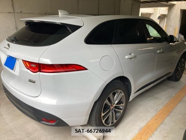 Jaguar F-PACE 2017-06 7358184-2
