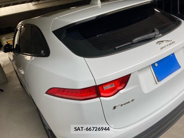 Jaguar F-PACE 2017-06 7358184-3