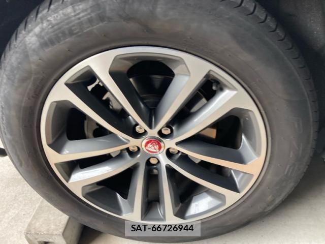 Jaguar F-PACE 2017-06 7358184-5