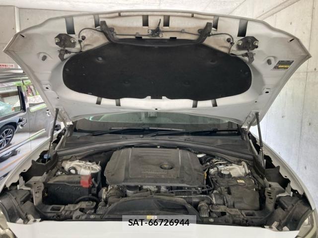 Jaguar F-PACE 2017-06 7358184-6