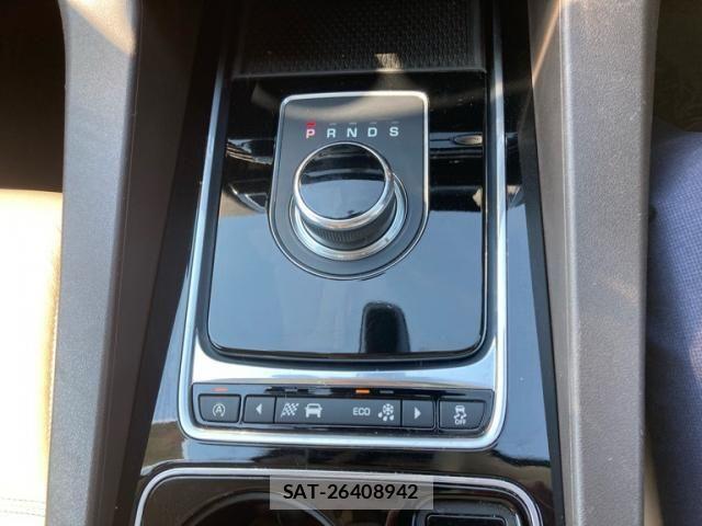 Jaguar F-PACE 2017-02 7455001-19