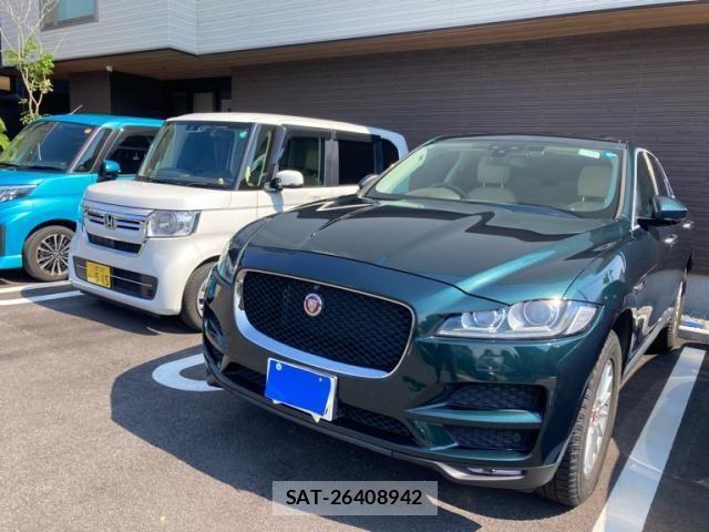 Jaguar F-PACE 2017-02 7455001-2