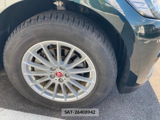 Jaguar F-PACE 2017-02 7455001-3