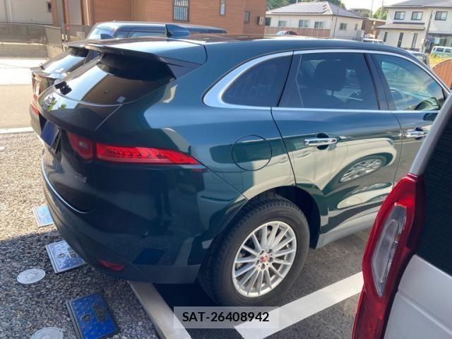 Jaguar F-PACE 2017-02 7455001-7