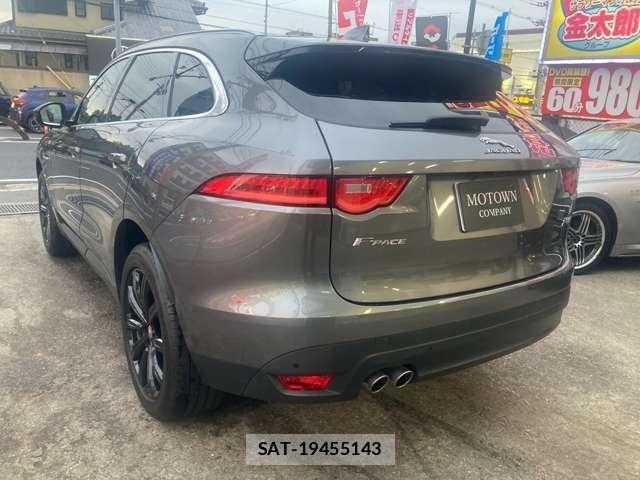 Jaguar F-PACE 2017-09 7454999-25