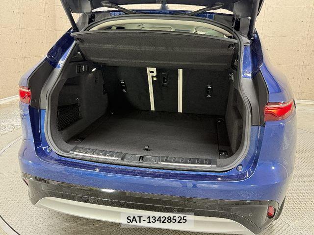 Jaguar F-PACE 2024-01 7500997-12
