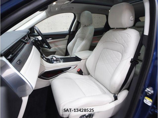 Jaguar F-PACE 2024-01 7500997-4