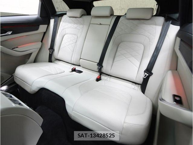 Jaguar F-PACE 2024-01 7500997-5