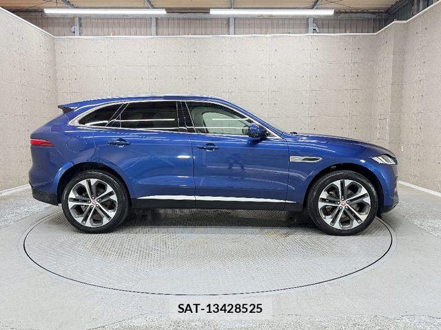 Jaguar F-PACE 2024-01 7500997-8