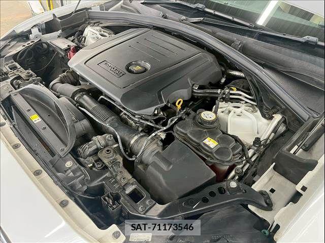 Jaguar F-PACE 2018-06 7724365-11