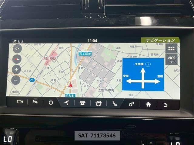 Jaguar F-PACE 2018-06 7724365-3