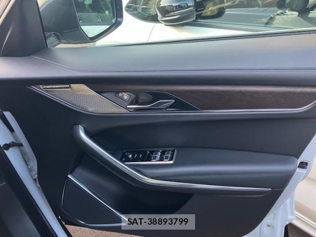 Jaguar F-PACE 2021-03 7902760-9