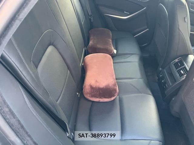 Jaguar F-PACE 2021-03 7902760-10