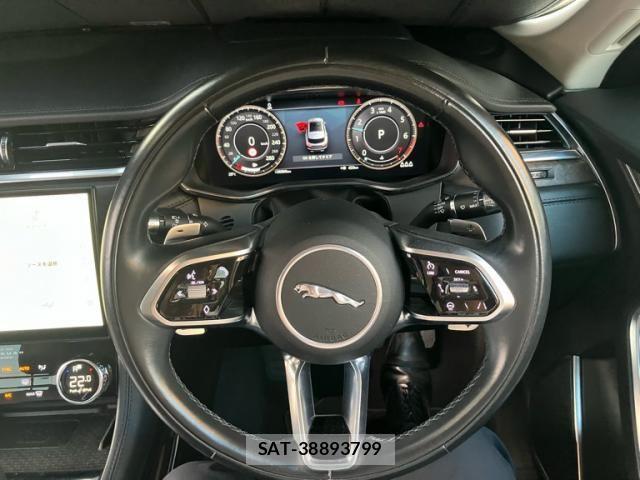 Jaguar F-PACE 2021-03 7902760-22