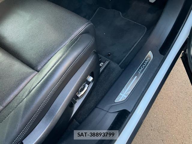 Jaguar F-PACE 2021-03 7902760-8