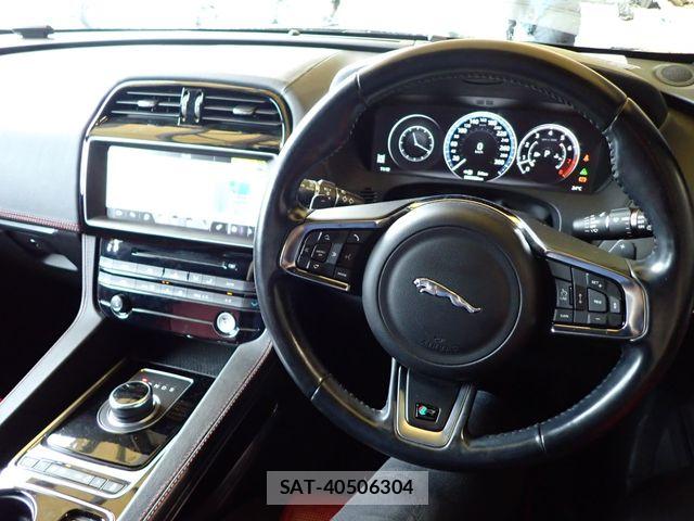 Jaguar F-PACE 2016-10 7962136-16