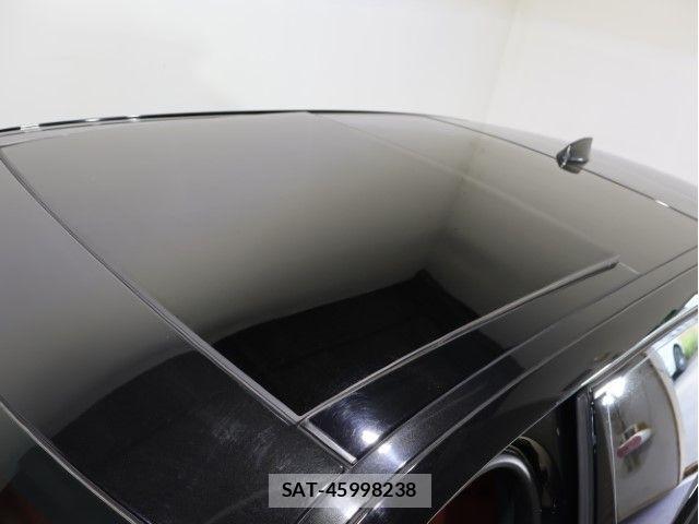 Jaguar F-PACE 2022-05 7979557-11