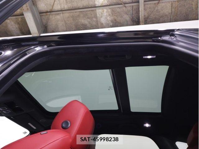 Jaguar F-PACE 2022-05 7979557-12