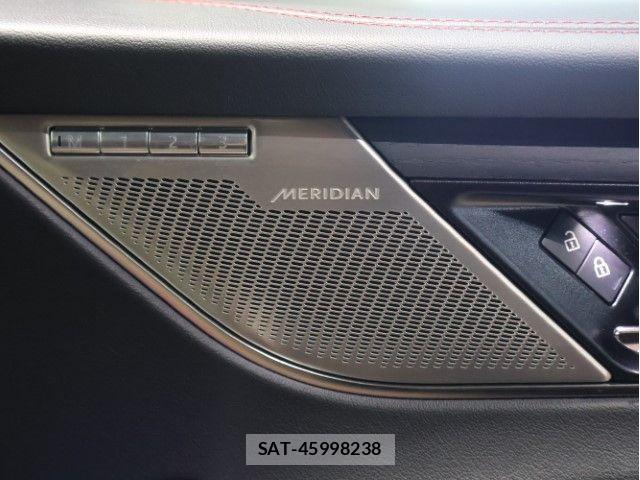Jaguar F-PACE 2022-05 7979557-27