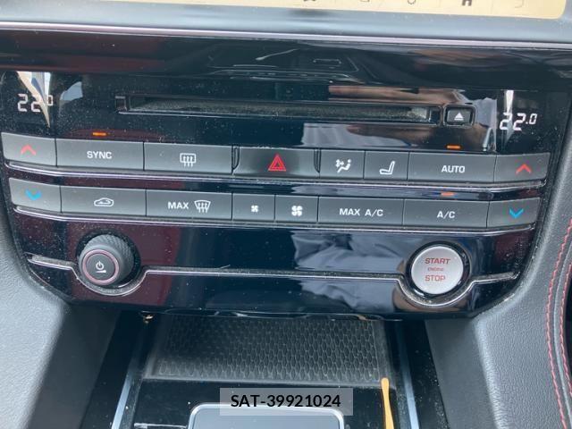 Jaguar F-PACE 2018-02 8099768-18